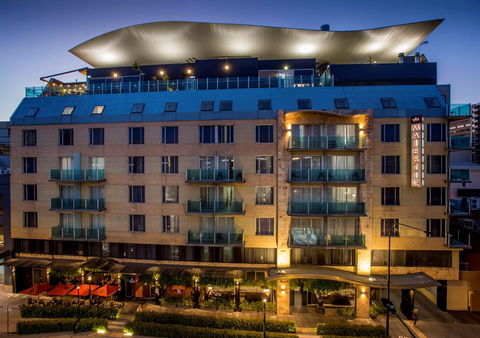 Majestic Roof Garden Hotel - Geraldton Accommodation 2