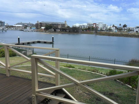 Mandurah Overlooking The Marina - Geraldton Accommodation 2