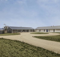 Manna Tree Farm -modern home with majestic views in stunning countryside - Geraldton Accommodation
