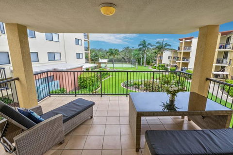 Marcoola Beachfront 3BR -Pool-100m To The Beach. - Geraldton Accommodation 2
