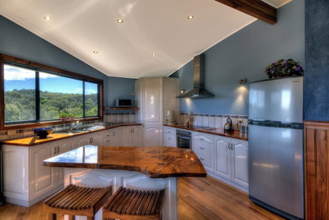 Mayakitana - Overlooking The Golf Course - Geraldton Accommodation 2