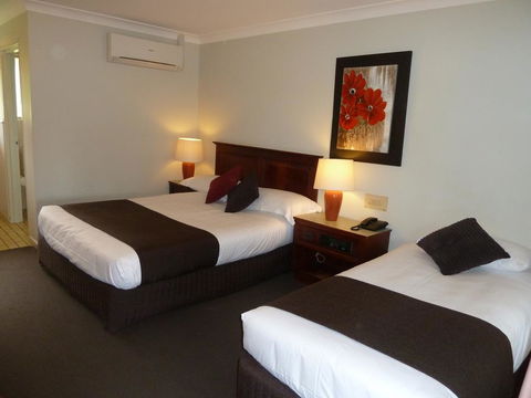 McNevins Warwick Motel - Geraldton Accommodation 0