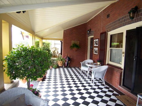 Megalong Manor - Geraldton Accommodation 2