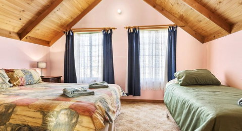 Meredith House & Apartments Strahan - Geraldton Accommodation 0