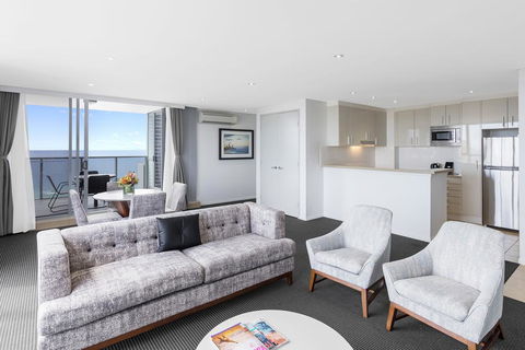 Meriton Suites Broadbeach - Geraldton Accommodation 3