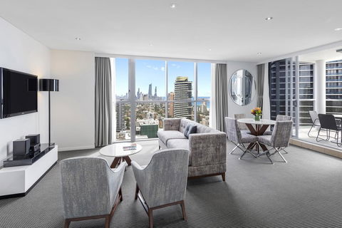 Meriton Suites Broadbeach - Geraldton Accommodation 1