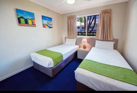 Mermaid Beach Apartment - Geraldton Accommodation 2