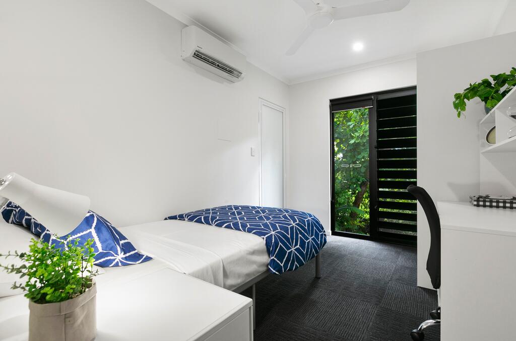 Aeroglen QLD Geraldton Accommodation
