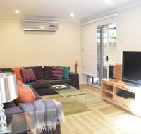 Modern 2 Bedroom Unit Close to CBD - Geraldton Accommodation