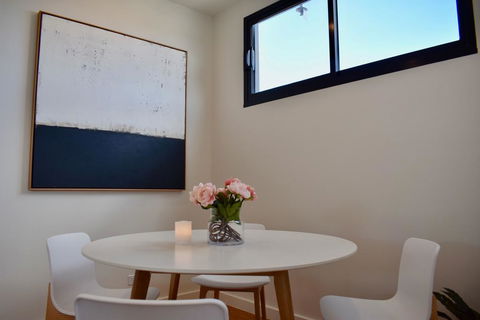 Modern And Elegant Apartment Near The Beach - Geraldton Accommodation 2
