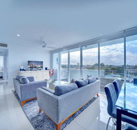 Modern Contemporary Southport Apartment - Geraldton Accommodation
