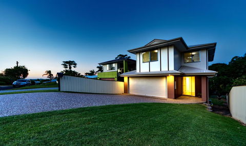 Modern Home Away From Home - Geraldton Accommodation 0