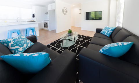 Modern Home Away From Home - Geraldton Accommodation 2