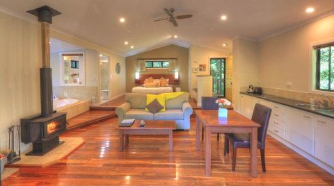 Montague's Of Montville - Geraldton Accommodation 0