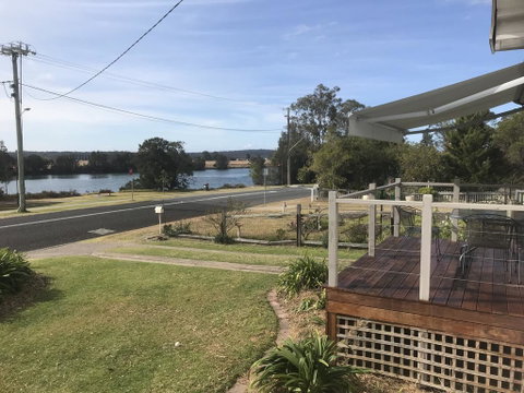 Moruya Holiday House - Geraldton Accommodation 0