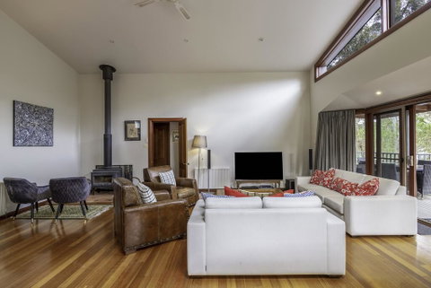 Mountain Home Leura - Perfect Weekend Escape - Geraldton Accommodation 3
