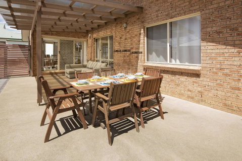 Mountain Lodge - Geraldton Accommodation 2