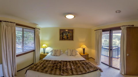 Mowamba River Lodge - Geraldton Accommodation 2