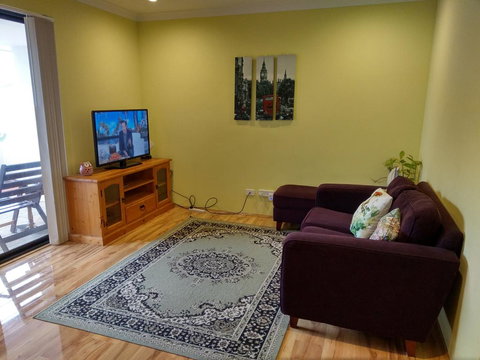 My Green House - Geraldton Accommodation 0