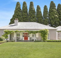 Nattai Lodge - house  cottage in beautiful garden - Geraldton Accommodation