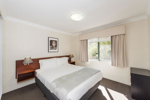 Subiaco Village 30 - Geraldton Accommodation 14