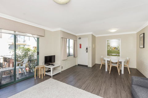 Subiaco Village 30 - Geraldton Accommodation 8