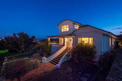 Serpentine Rose - Geraldton Accommodation 1