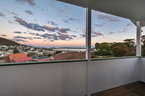 Serpentine Rose - Geraldton Accommodation 17