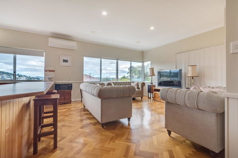 Serpentine Rose - Geraldton Accommodation 5