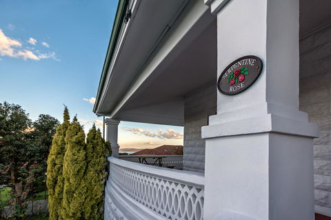 Serpentine Rose - Geraldton Accommodation 0