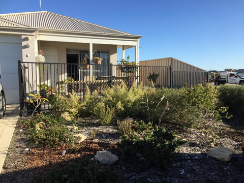 Lakeside Views - Geraldton Accommodation 9