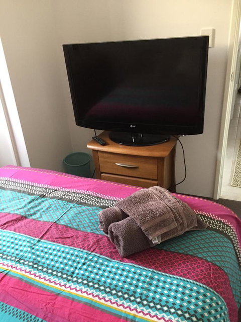 Lakeside Views - Geraldton Accommodation 1