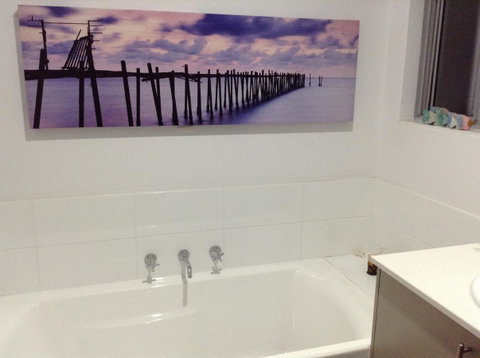 Lakeside Views - Geraldton Accommodation 3