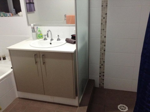 Lakeside Views - Geraldton Accommodation 4