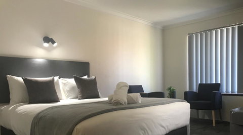 Hotel Clipper - Geraldton Accommodation 0