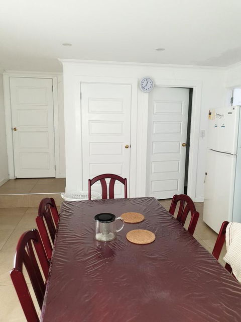 DIANELLA Budget Rooms Happy Place To Stay - Geraldton Accommodation 10