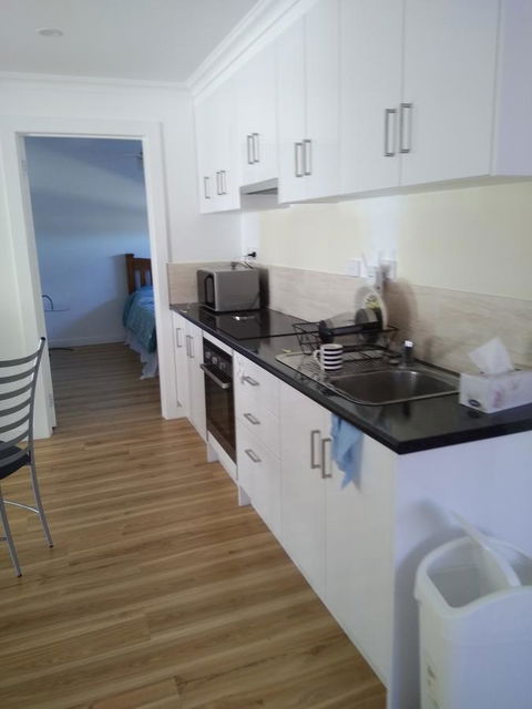 DIANELLA Budget Rooms Happy Place To Stay - Geraldton Accommodation 33