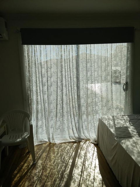 DIANELLA Budget Rooms Happy Place To Stay - Geraldton Accommodation 18