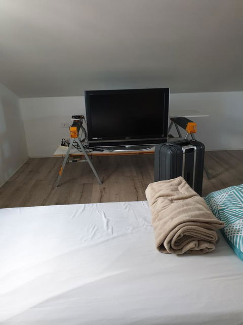 DIANELLA Budget Rooms Happy Place To Stay - Geraldton Accommodation 6
