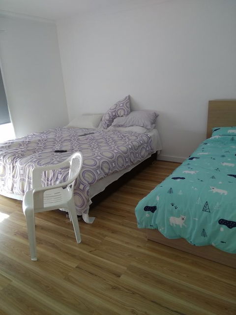 DIANELLA Budget Rooms Happy Place To Stay - Geraldton Accommodation 35