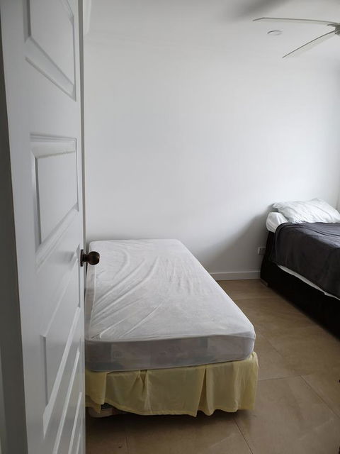 DIANELLA Budget Rooms Happy Place To Stay - Geraldton Accommodation 1