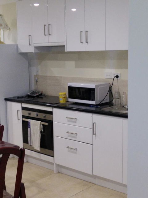 DIANELLA Budget Rooms Happy Place To Stay - Geraldton Accommodation 25