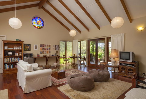 Innisfree Mountain Retreat - Geraldton Accommodation 2