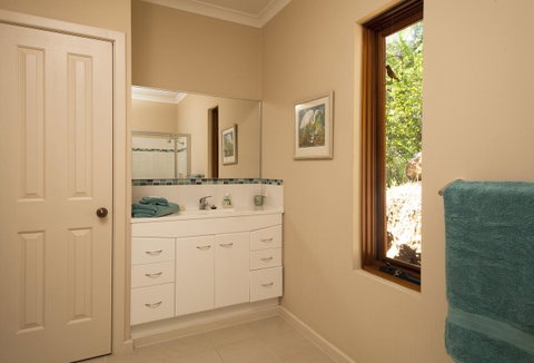 Innisfree Mountain Retreat - Geraldton Accommodation 7