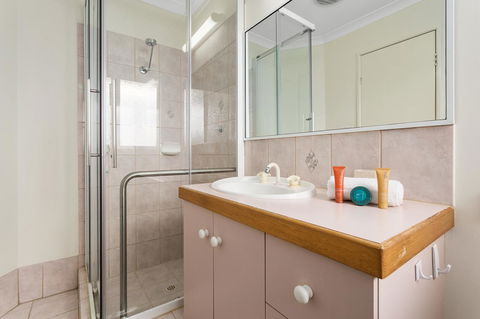 Como South Perth Villa - Geraldton Accommodation 5