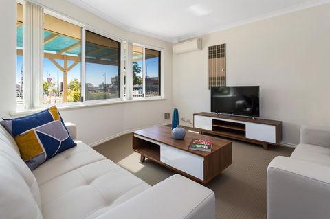Como South Perth Villa - Geraldton Accommodation 14