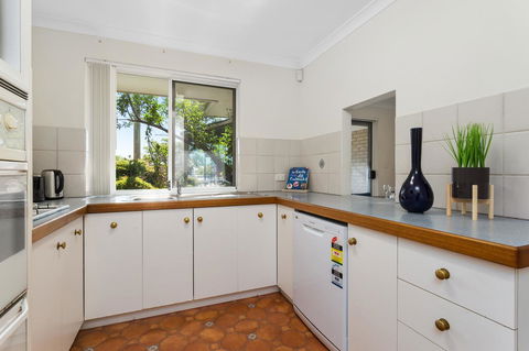 Como South Perth Villa - Geraldton Accommodation 11