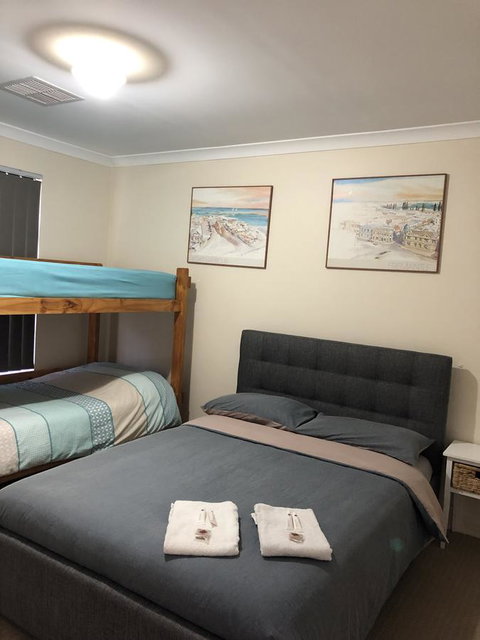Nora Muslim Holiday Home - Geraldton Accommodation 3
