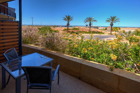 Mantarays Ningaloo Beach Resort - Geraldton Accommodation 17