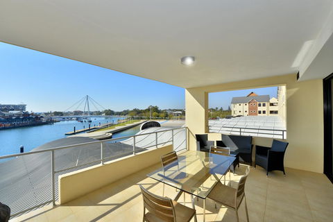 Dolphin Quay Apartments - Geraldton Accommodation 9